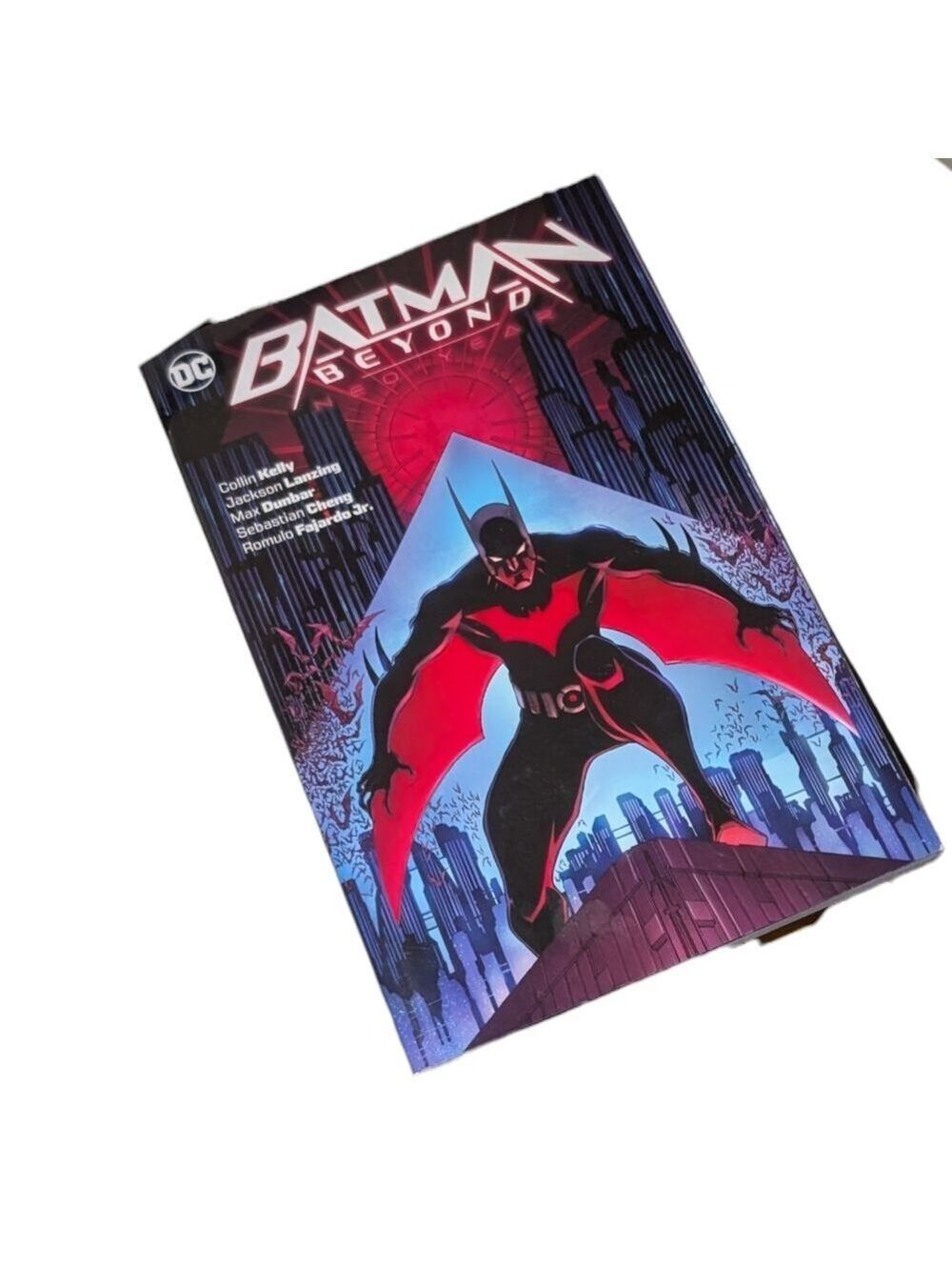 DC Comics • Batman Beyond: Neo Year • Graphic Comic • New